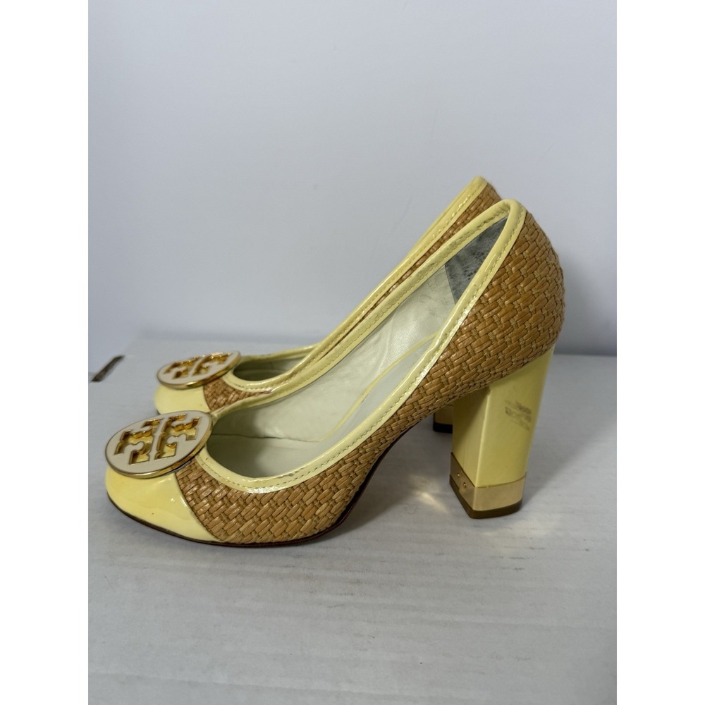 Tory Burch Rafia Pumps Yellow Patent Cap Toe Logo‎ Medallion Block Heel - Picture 7 of 9